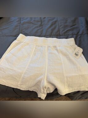 Belk wonderly brand  White High-Waist Gauze Pull-On Shorts